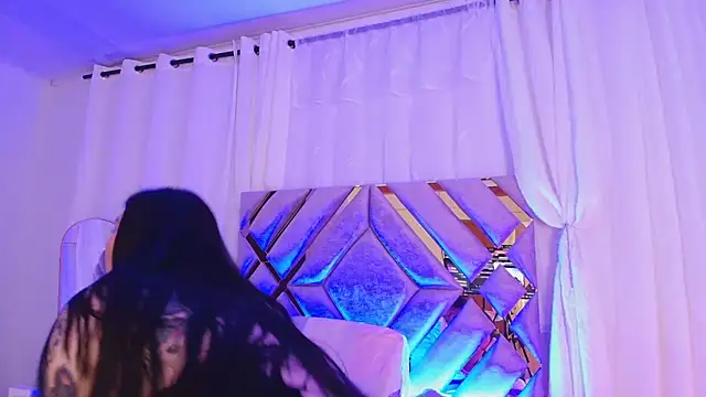 Chat +18 de KathiaJenner ao vivo