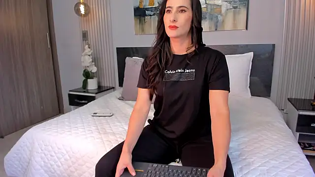 SaraGomez1 Adlı Modelin Canlı XXX Sohbeti