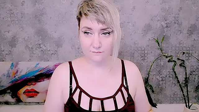 Djullia's Live XXX Chat