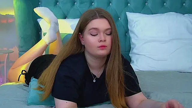 CrystalLyons' Live XXX Chat