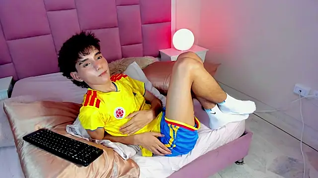 Chat +18 de christopher_robin4 ao vivo