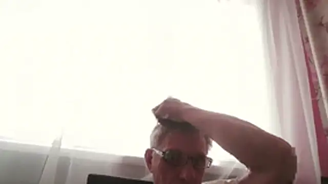 BobbyXRoyal Live XXX-chat