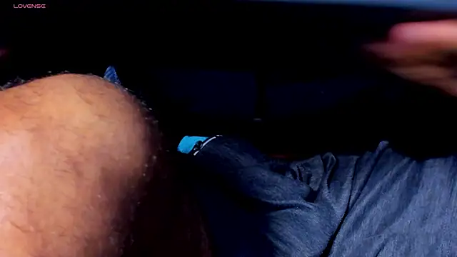 kuzzcoo Live XXX-chat