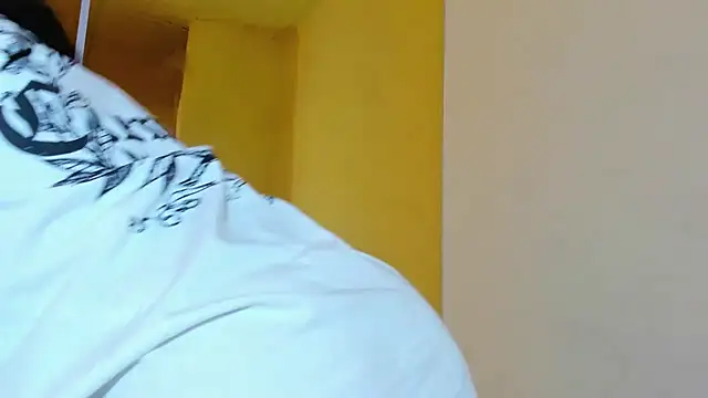 Eve_auraa69 Adlı Modelin Canlı XXX Sohbeti