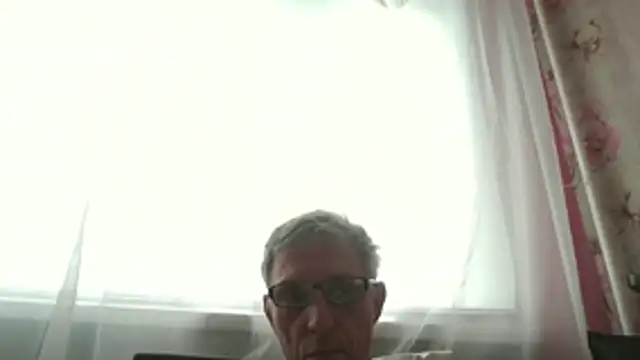 BobbyXRoyal's Live XXX Chat