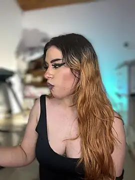 دردشة NikkiNix الجنسية المباشرة