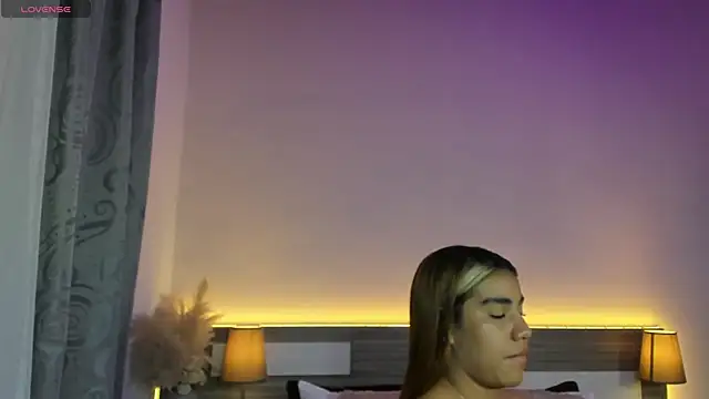 دردشة ZarahFoxx الجنسية المباشرة