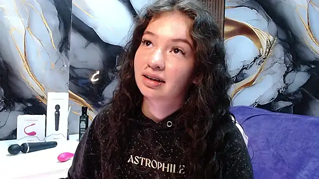 lilimini032 现场XXX聊天