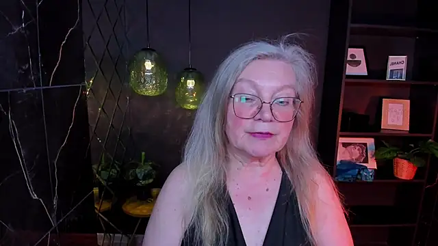 Chat +18 de NataliMellow ao vivo