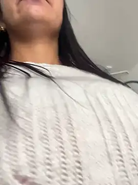 Sara-77's Live XXX Chat