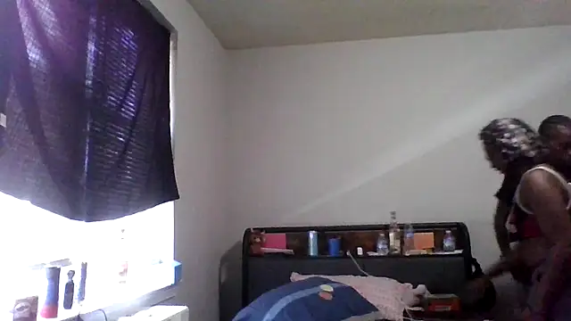 Chat XXX ao vivo de BedazedFirefly