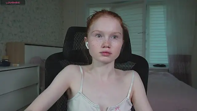 Nellie_baby: онлайн-секс-чат
