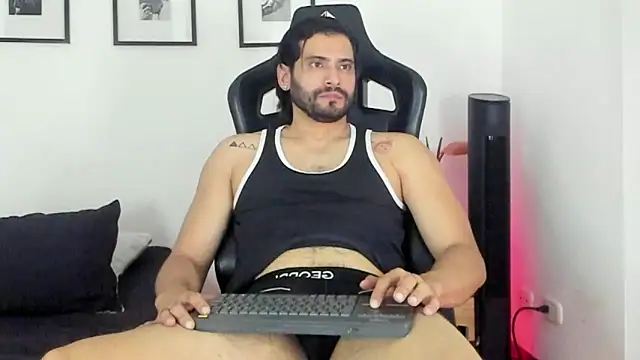 Chat +18 de Dereck_vega ao vivo