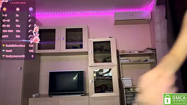 Kiaicatie 现场XXX聊天