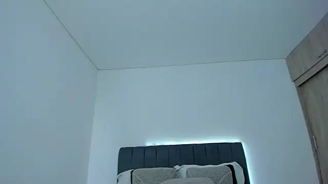 im_sarah34 Live XXX-Chat