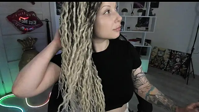HoneySallyMoore's Live XXX Chat