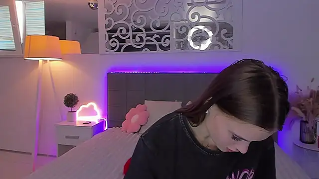 แชท XXX สดของ LuisaClover