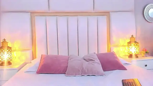 צ'אט XXX בשידור חי של LiahRose_