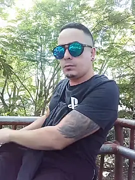 Chat +18 de FeloBad ao vivo