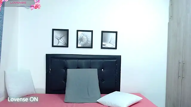 KellyJoness_ Adlı Modelin Canlı XXX Sohbeti