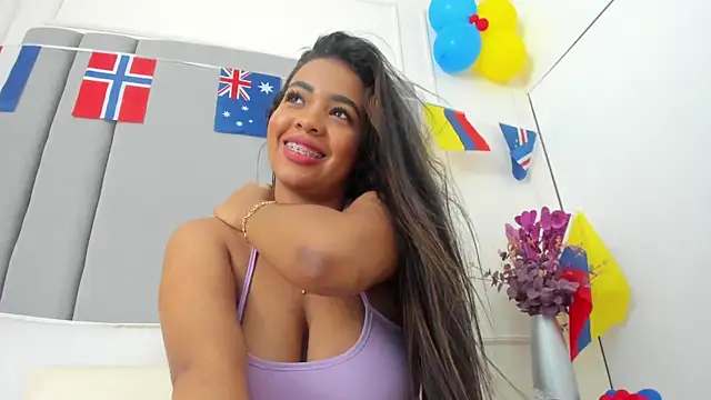 Chat +18 de CannelaSmith ao vivo