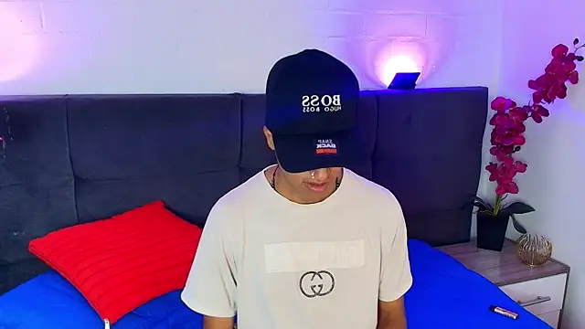 Alan_Colthon élő XXX-chatje