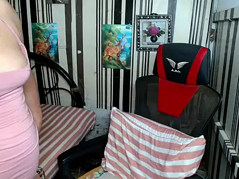 UnCut_Cock_Ts élő XXX-chatje