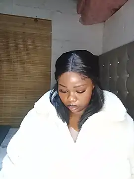 צ'אט XXX בשידור חי של AaliyahBlackXO