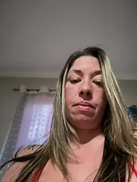 MiraKisss – Naživo XXX chat