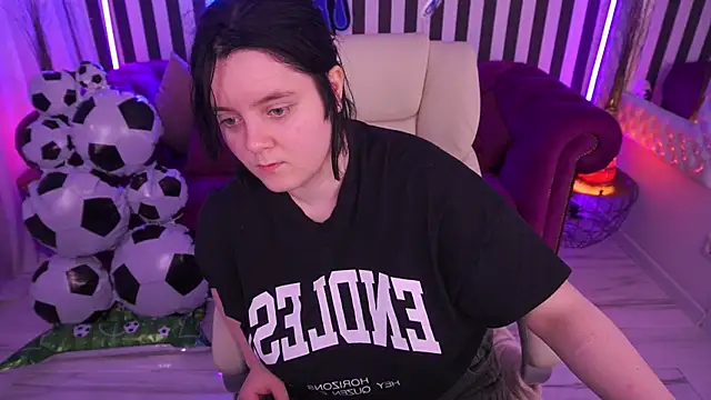 Chat +18 de LittleShyy ao vivo