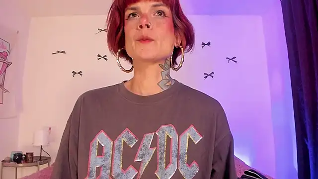 Alessamoth élő XXX-chatje