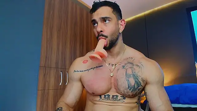 massimo_visconti Chat XXX live