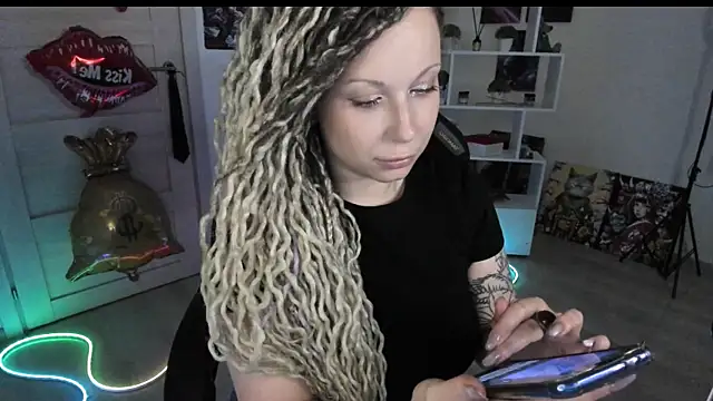 HoneySallyMoore's Live XXX Chat
