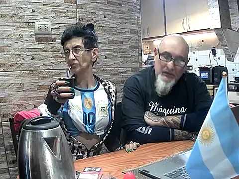 Chat XXX ao vivo de lacoloyelpela25