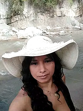 esmeralda_li – Naživo XXX chat
