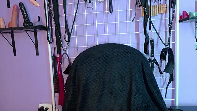 XXX chat uživo modela _candy_bdsm_