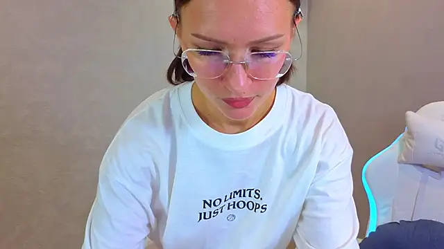 Emmiennova's Live XXX Chat