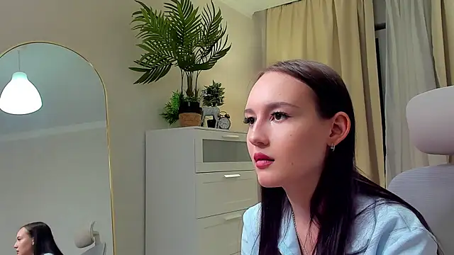RennaBodziony's Live XXX Chat