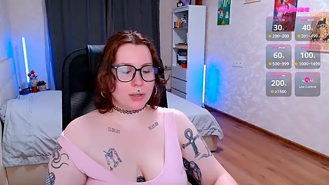 ur_geekgirl Adlı Modelin Canlı XXX Sohbeti