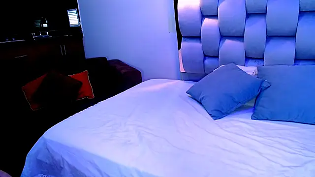 MaxMiller_1 live XXX chat