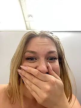 Sweet___Emily XXX чат на живо