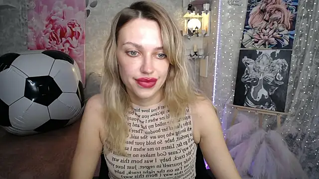 NickyAdamidi élő XXX-chatje
