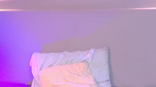 NaomiKlarc 即時 XXX 聊天