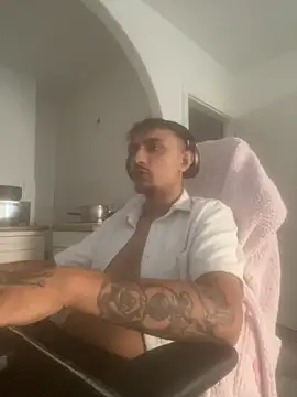 SpyingTouchingn Live XXX chat