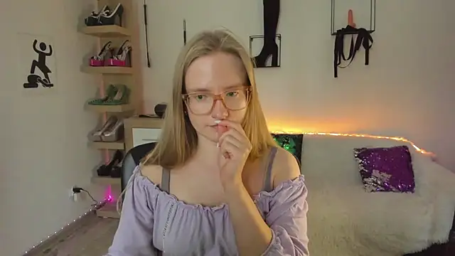 Chatroom XXX en direct de NancyHottie