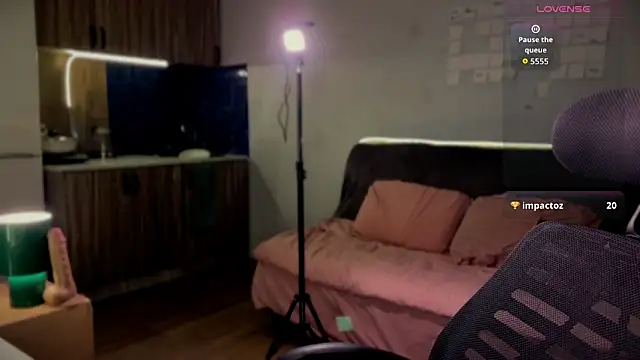 Онлайн чат XXX Leonnextdoor