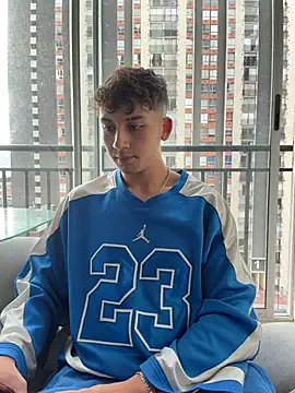 צ'אט XXX בשידור חי של OLIVER_K