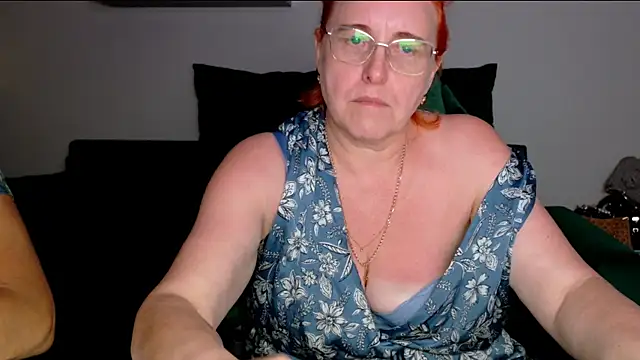 JoannaAndNeighbour Live XXX-Chat