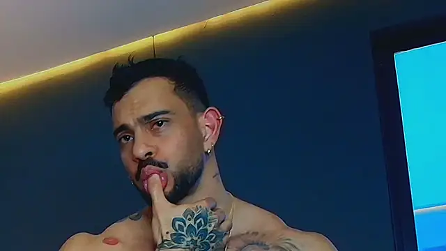 massimo_visconti live XXX chat
