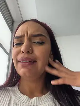 Sara-77 Live XXX-Chat